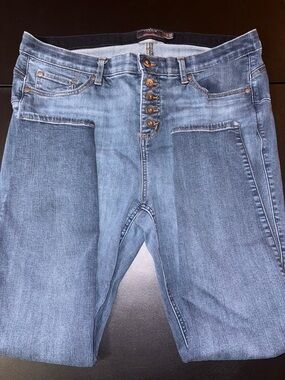 #T960 - Torrid Bombshell Skinny Button-Fly Jeans - 18W